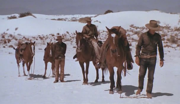 Onları Yükseğe As Fotoğrafı