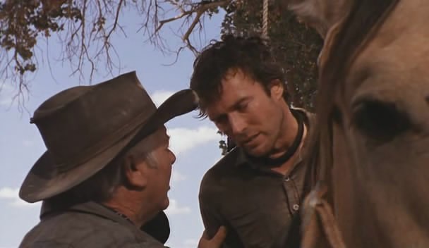 Onları Yükseğe As Fotoğrafı