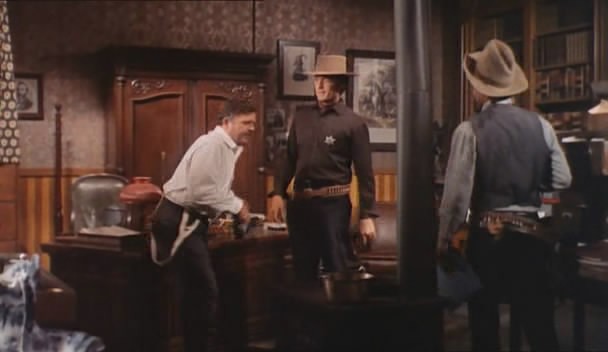 Onları Yükseğe As Fotoğrafı