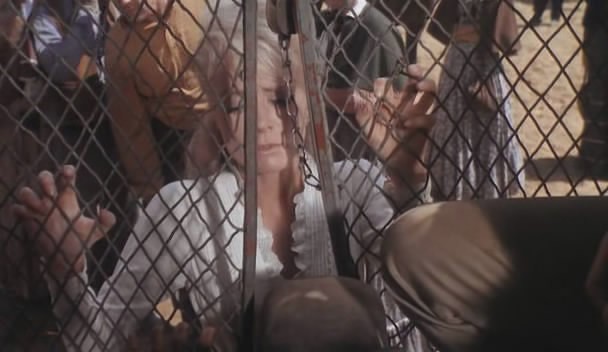 Onları Yükseğe As Fotoğrafı