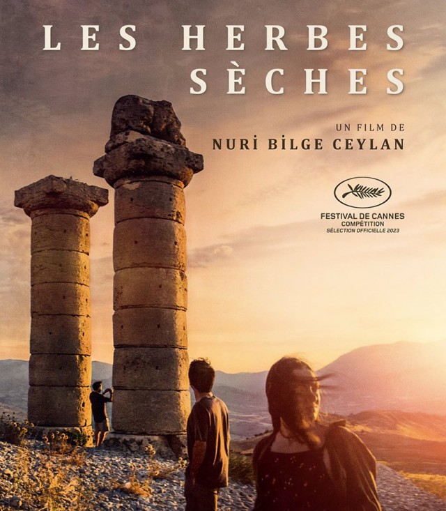 Kuru Otlar Üstüne fotoğrafı