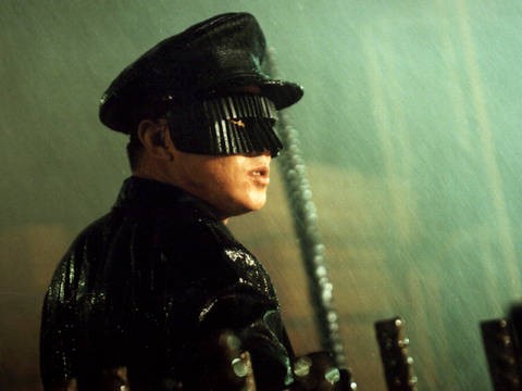 Kara Maske Fotoğrafı