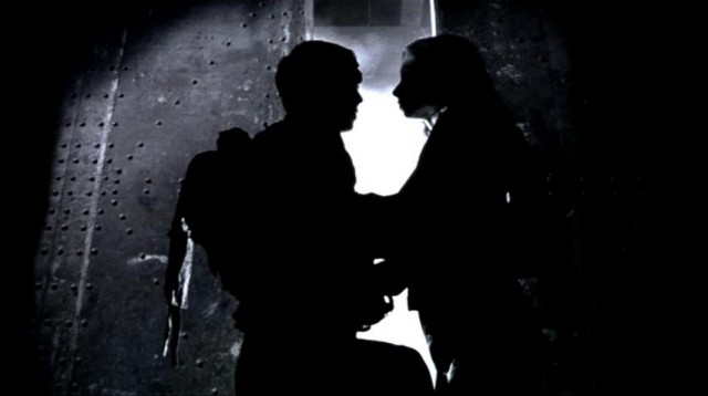 Kara Maske Fotoğrafı