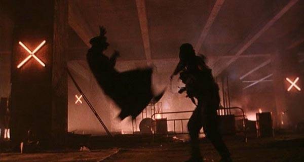 Kara Maske Fotoğrafı