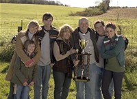 Familiar Strangers fotoğrafı