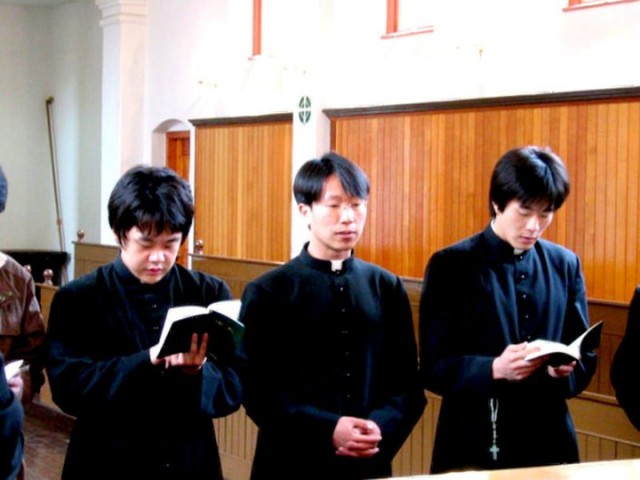 Love So Divine Fotoğrafı