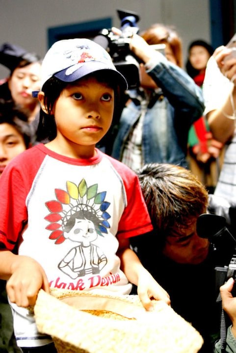 Cracked Eggs And Noodles Fotoğrafı