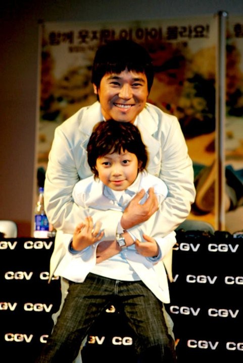 Cracked Eggs And Noodles Fotoğrafı