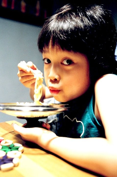 Cracked Eggs And Noodles Fotoğrafı