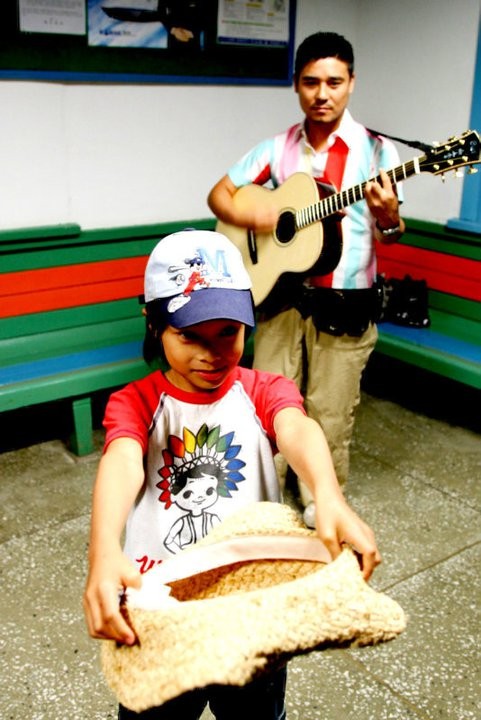 Cracked Eggs And Noodles Fotoğrafı