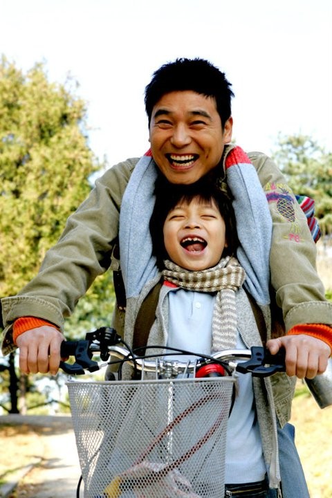 Cracked Eggs And Noodles Fotoğrafı