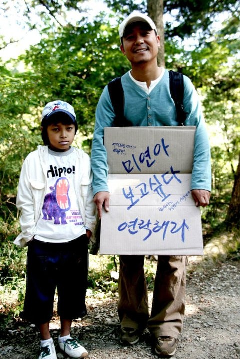 Cracked Eggs And Noodles Fotoğrafı