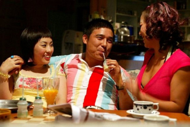 Cracked Eggs And Noodles Fotoğrafı