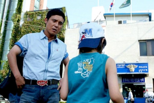 Cracked Eggs And Noodles Fotoğrafı