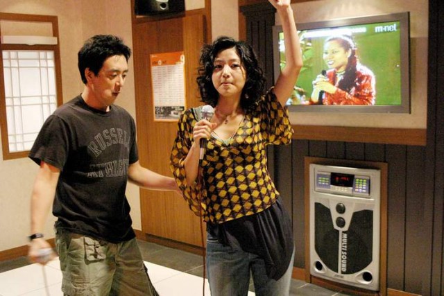 Between Love And Hate Fotoğrafı