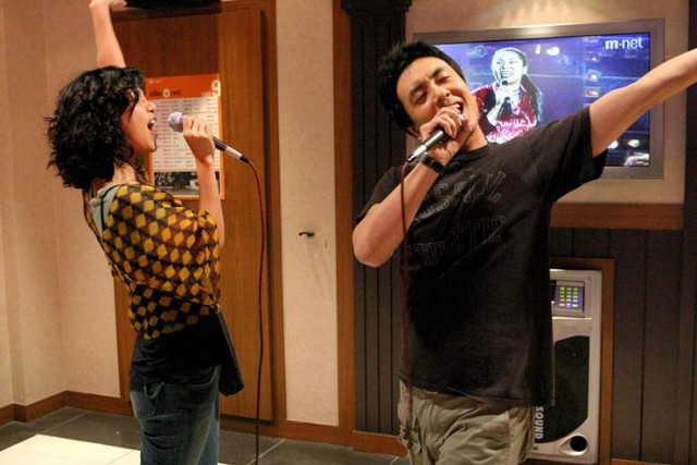 Between Love And Hate Fotoğrafı