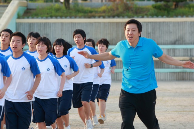 Okulumuzun İngilizce Öğretmeni Fotoğrafı