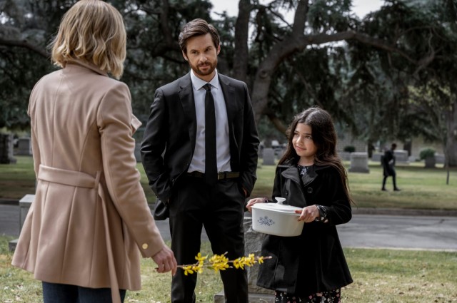 The Woman in the House Across the Street from the Girl in the Window fotoğrafı