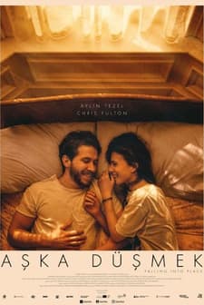 Aşka Düşmek (2023) afişi