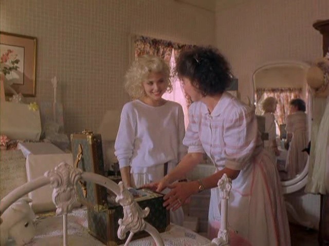 Two Moon Junction fotoğrafı