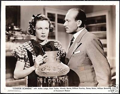 College Scandal fotoğrafı