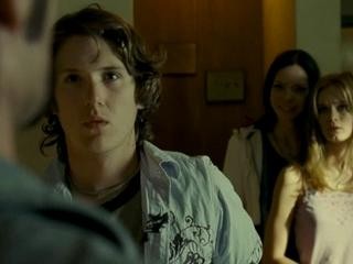 Soldaki Son Ev Fotoğrafı