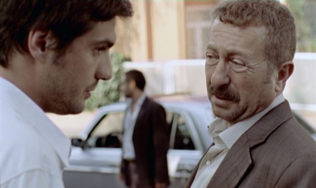 Kara Köpekler Havlarken fotoğrafı