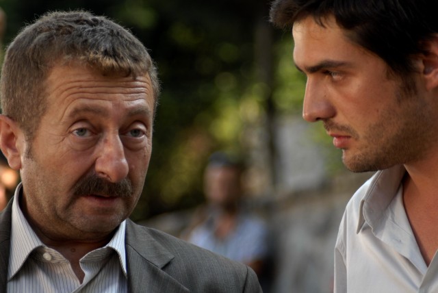 Kara Köpekler Havlarken fotoğrafı