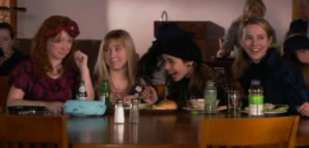 Güzel Kızlar Kulübü Fotoğrafı