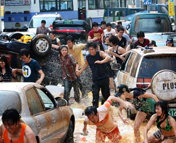 Tsunamiden Kaçış Fotoğrafı