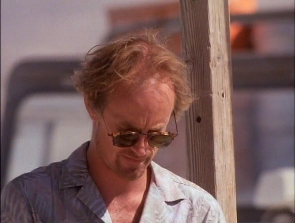 Evden Uzakta fotoğrafı