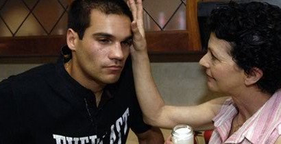 İki Yumruk, Bir Kalp Fotoğrafı