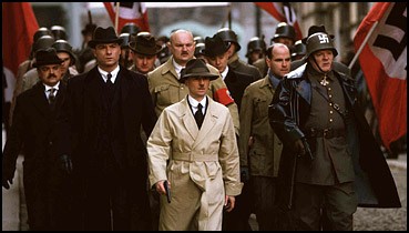 Hitler: Kötülüğün Yükselişi Fotoğrafı