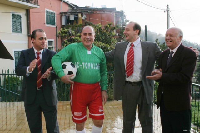 Bye Bye Berlusconi! Fotoğrafı