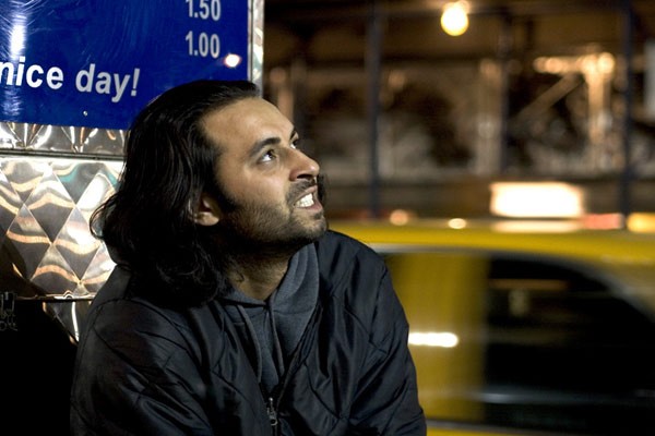 Man Push Cart fotoğrafı