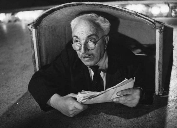 Variety Lights fotoğrafı