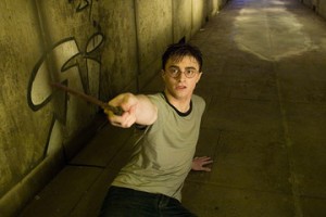 Harry Potter ve Zümrüdüanka Yoldaşlığı Fotoğrafı