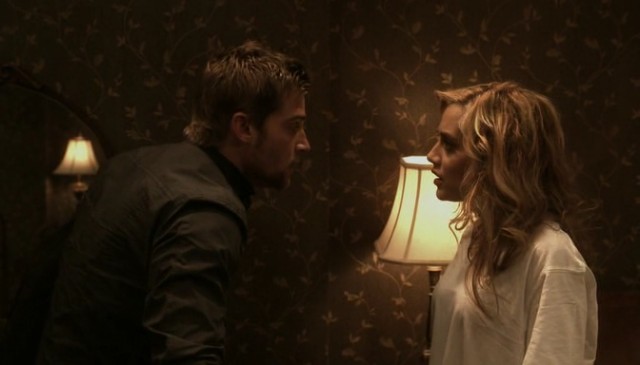 Across The Hall Fotoğrafı