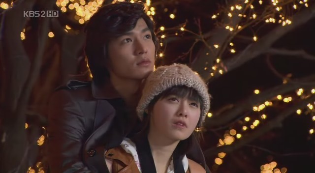 Erkekler Çiçeklerden Önce Gelir Fotoğrafı