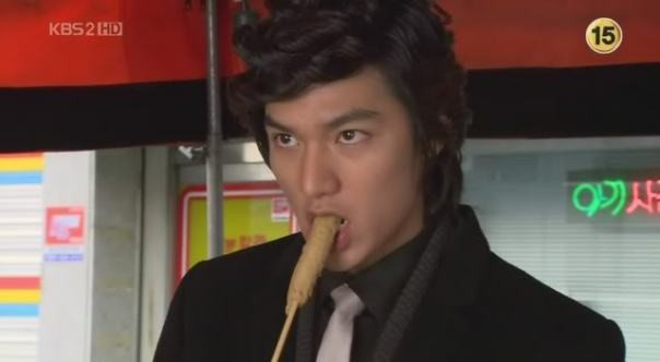 Erkekler Çiçeklerden Önce Gelir Fotoğrafı