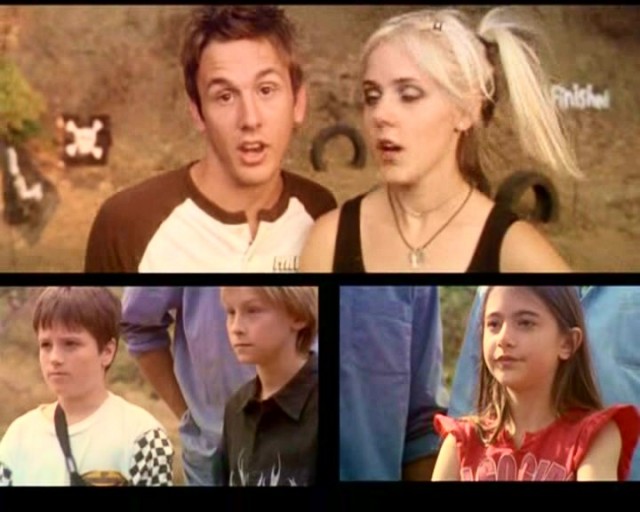 Motorsikletli çocuklar fotoğrafı