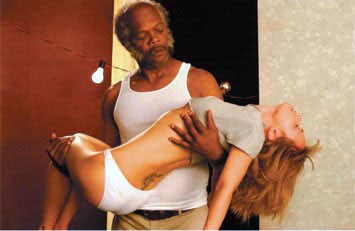 Kara Yılan İnliyor Fotoğrafı