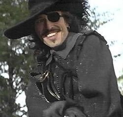 Silahların Gölgesinde Fotoğrafı