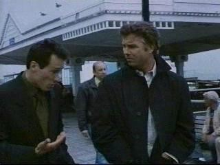 Silahların Gölgesinde fotoğrafı