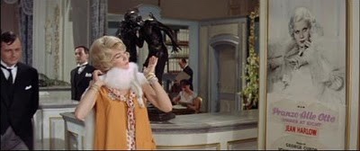 Sarı Otomobil fotoğrafı