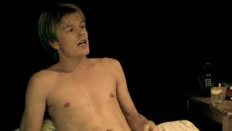 Between Love & Goodbye fotoğrafı