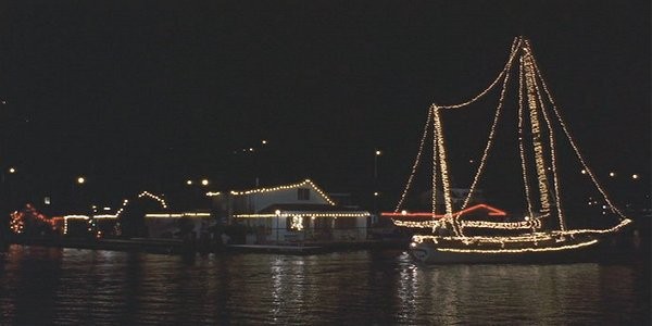 Sevginin Bağladıkları Fotoğrafı