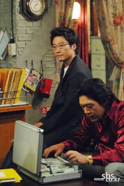 Money's Warfare Fotoğrafı