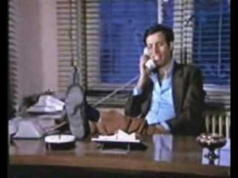 Köşeyi Dönen Adam Fotoğrafı