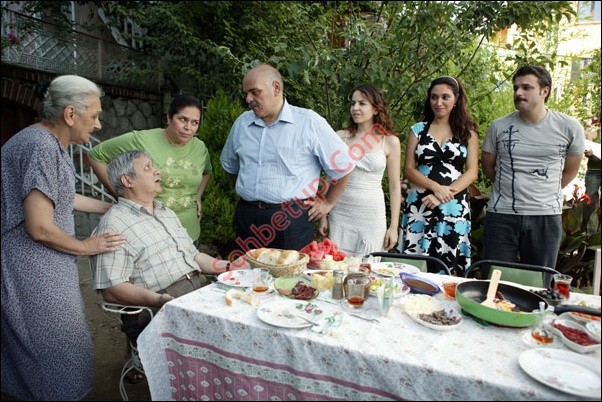 Geniş Aile Fotoğrafı